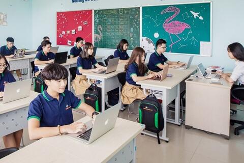 Bệnh thành tích: Giáo dục chỉ là bề nổi
