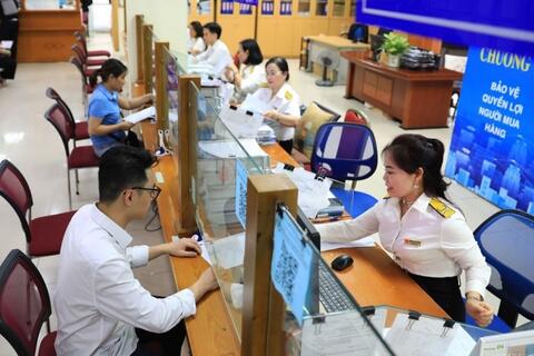 Thu ngân sách chậm lại, áp lực gia tăng