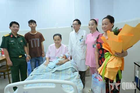Bệnh viện Quân y 121 (Quân khu 9) cấp cứu thành công thai phụ mang thai 38 tuần tuổi bị rắn cắn