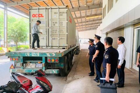 Thu giữ 325.000 bao thuốc lá điếu ESSE Change có dấu hiệu giả mạo nhãn hiệu
