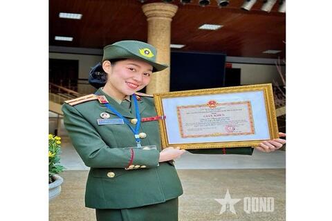 Những bước nhảy của học viên Lào nơi giảng đường nghệ thuật Quân đội