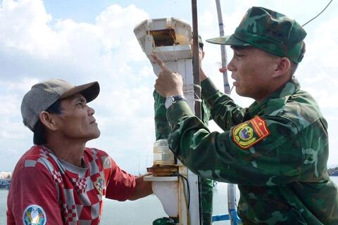 Điểm tựa để ngư dân vươn khơi, bám biển