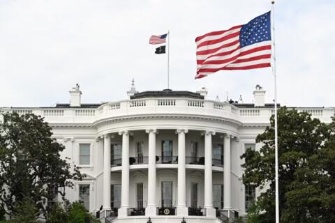 Tổng thống Trump ký sắc lệnh mới siết quyền công dân theo nơi sinh, mở rộng chống “du lịch sinh con”