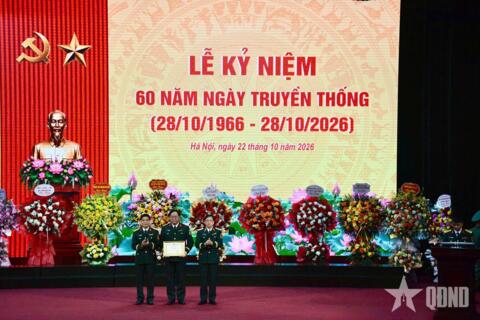 Khoa Mác - Lênin, tư tưởng Hồ Chí Minh (Học viện Kỹ thuật Quân sự) đón nhận Bằng khen của Bộ trưởng Bộ Quốc phòng