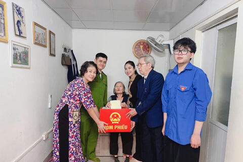 Công an Hà Nội bảo vệ tuyệt đối an ninh, an toàn bầu cử