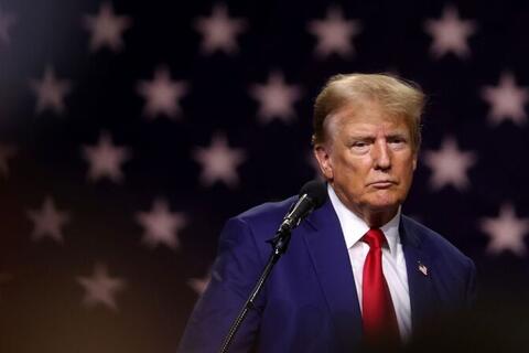 Tổng thống Donald Trump cảnh báo Iran không thu phí qua eo Hormuz