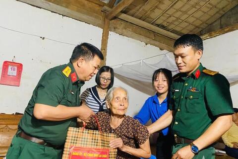 Bộ CHQS tỉnh Lai Châu tri ân gia đình chính sách, người có công