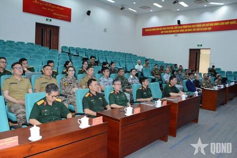 Nâng cao kỹ năng quan hệ công chúng cho sĩ quan gìn giữ hòa bình Liên hợp quốc