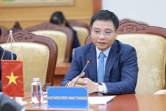 <a href="/tai-chinh2" title="Tài chính" rel="dofollow">Tài chính</a>