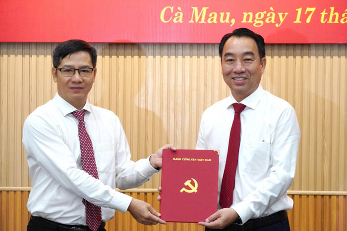 Ông Lữ Quang Ngời được giới thiệu bầu giữ chức Chủ tịch UBND tỉnh Cà Mau