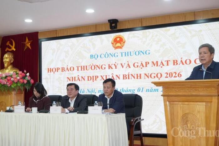 Bộ Công Thương thông tin về cung ứng điện phục vụ cho trạm sạc