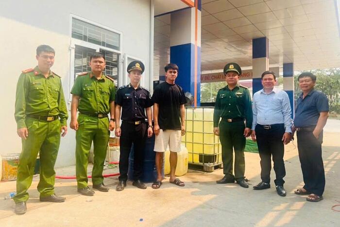 Ngăn chặn tình trạng buôn lậu xăng dầu