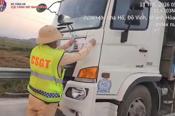 Xử phạt gần 90 triệu đồng với chủ phương tiện và lái xe không bằng lái