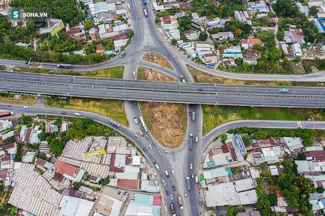 Soi 3 tuyến đường sẽ được ‘rót gần 20.000 tỷ để kết nối sân bay lớn nhất Việt Nam - Ảnh 1.