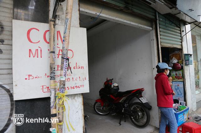 Người dân tại “đất vàng” TP.HCM vui mừng khi rào chắn công trình Metro sắp được tháo dỡ sau 8 năm - Ảnh 5.