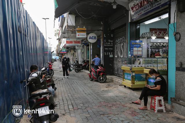 Người dân tại “đất vàng” TP.HCM vui mừng khi rào chắn công trình Metro sắp được tháo dỡ sau 8 năm - Ảnh 8.