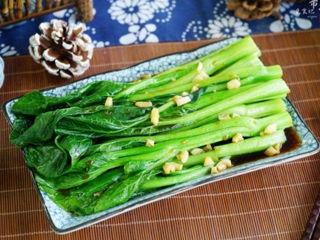 Ăn rau cải có thể tăng nguy cơ mắc bệnh ung thư tuyến giáp?: BS ung bướu giải đáp sự thật - Ảnh 3.