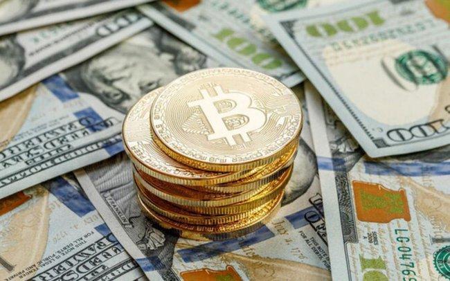 Bitcoin lao dốc thê thảm, USD và vàng tăng khi chờ đợi báo cáo lạm phát