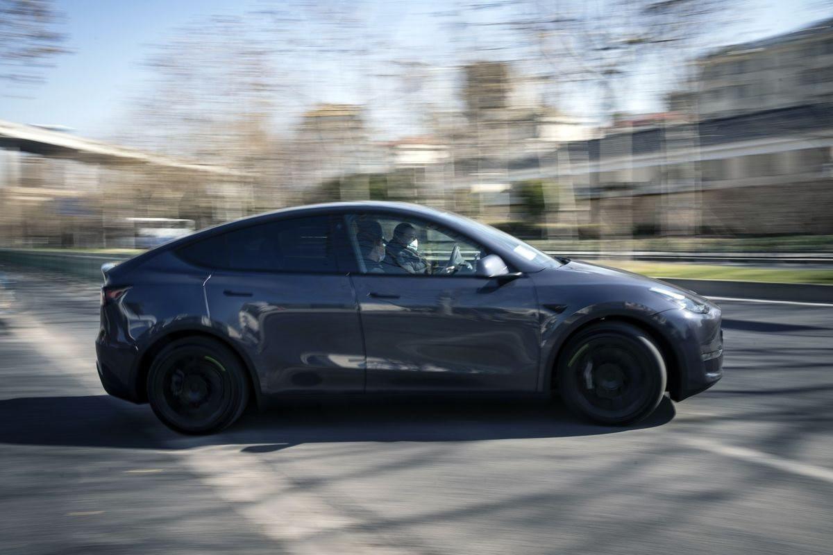 Từng tự tin không cần quảng cáo, Tesla bất ngờ thay đổi chiến lược để thoát ‘ế’ - Ảnh 2.