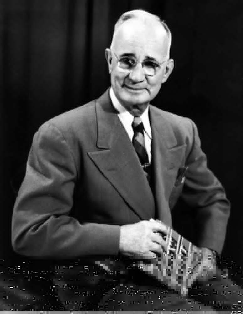 Napoleon Hill: Cái kết thảm cho cuộc đời 1 kẻ lừa đảo từ thiện, qua đời trong đơn độc và nghèo khó - Ảnh 6.