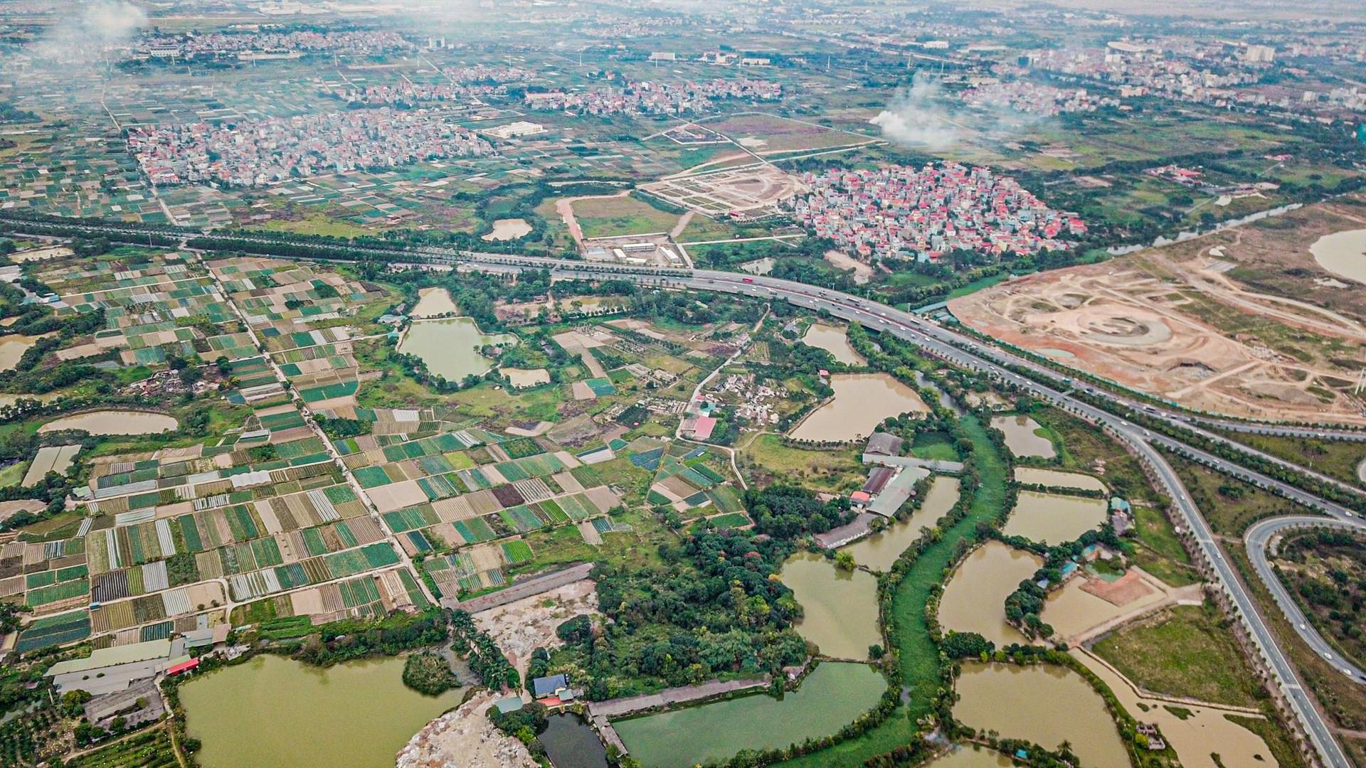 [Photo Essay] Đông Anh chuẩn bị lên quận, giá nhà đất vẫn "im lìm" - Ảnh 4.