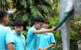 U22 Việt Nam cầu an trong ngôi chùa nổi tiếng ở Phnom Penh ảnh 9