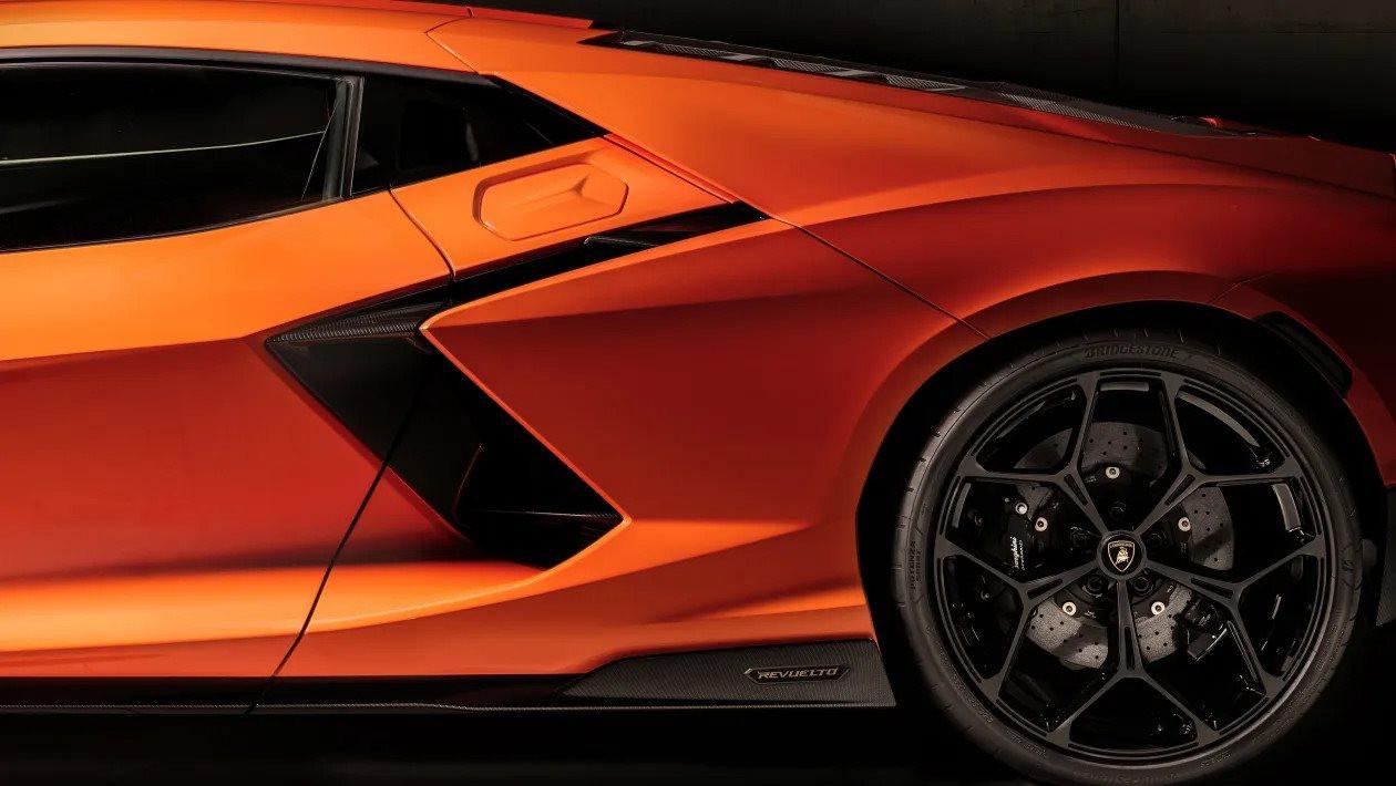 Siêu xe 21 tỷ đồng của Lamborghini có gì hot mà cháy hàng đến hết năm 2025, người giàu đến mấy cũng phải tranh nhau xếp hàng? - Ảnh 6.