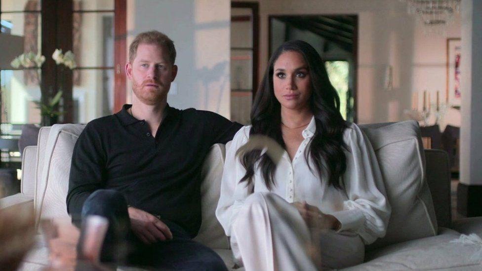 Từ gia đình Beckham, Taylor Swift đến Harry - Meghan, người nổi tiếng được gì khi tiết lộ đời tư trên phim tài liệu? - Ảnh 3.