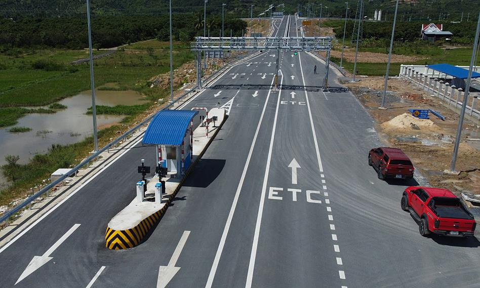 Cao tốc do Tập đoàn Sơn Hải thi công sẽ tiên phong bỏ hoàn toàn barie thu phí không dừng - Ảnh 1.