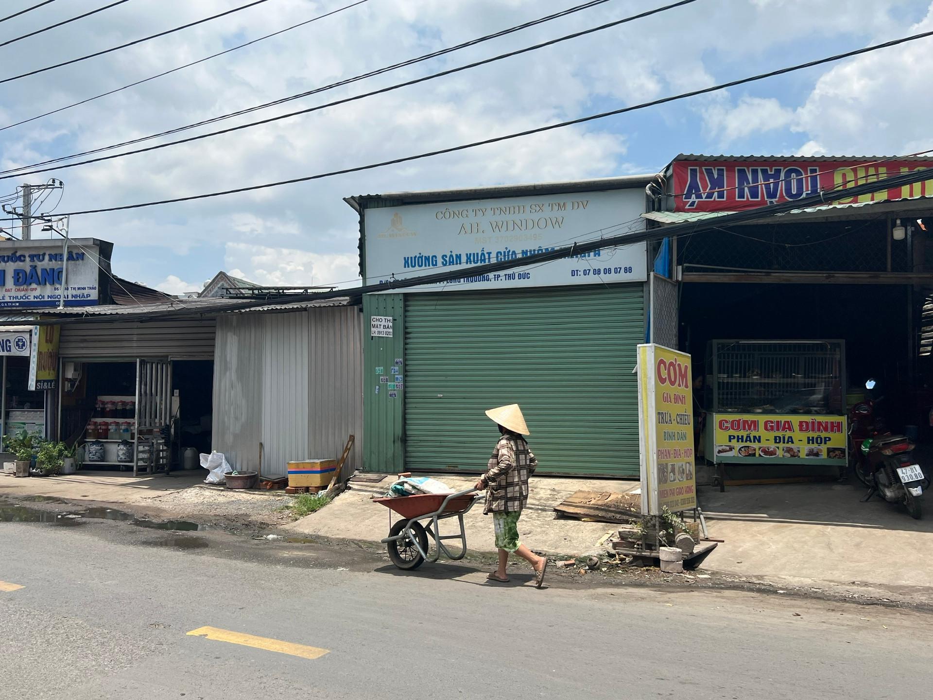 Càng về cuối năm, làn sóng trả mặt bằng càng càn quét khu ven Tp.HCM - Ảnh 3.