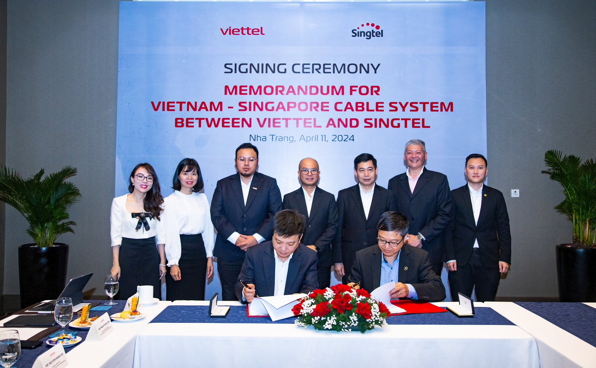 le-ky-ket-viettel-va-singtel.jpg