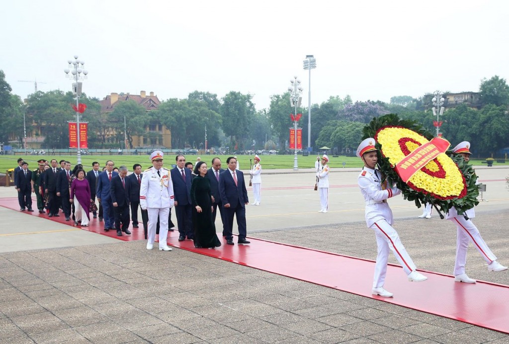 Tưởng nhớ công ơn Chủ tịch Hồ Chí Minh và Anh hùng liệt sỹ