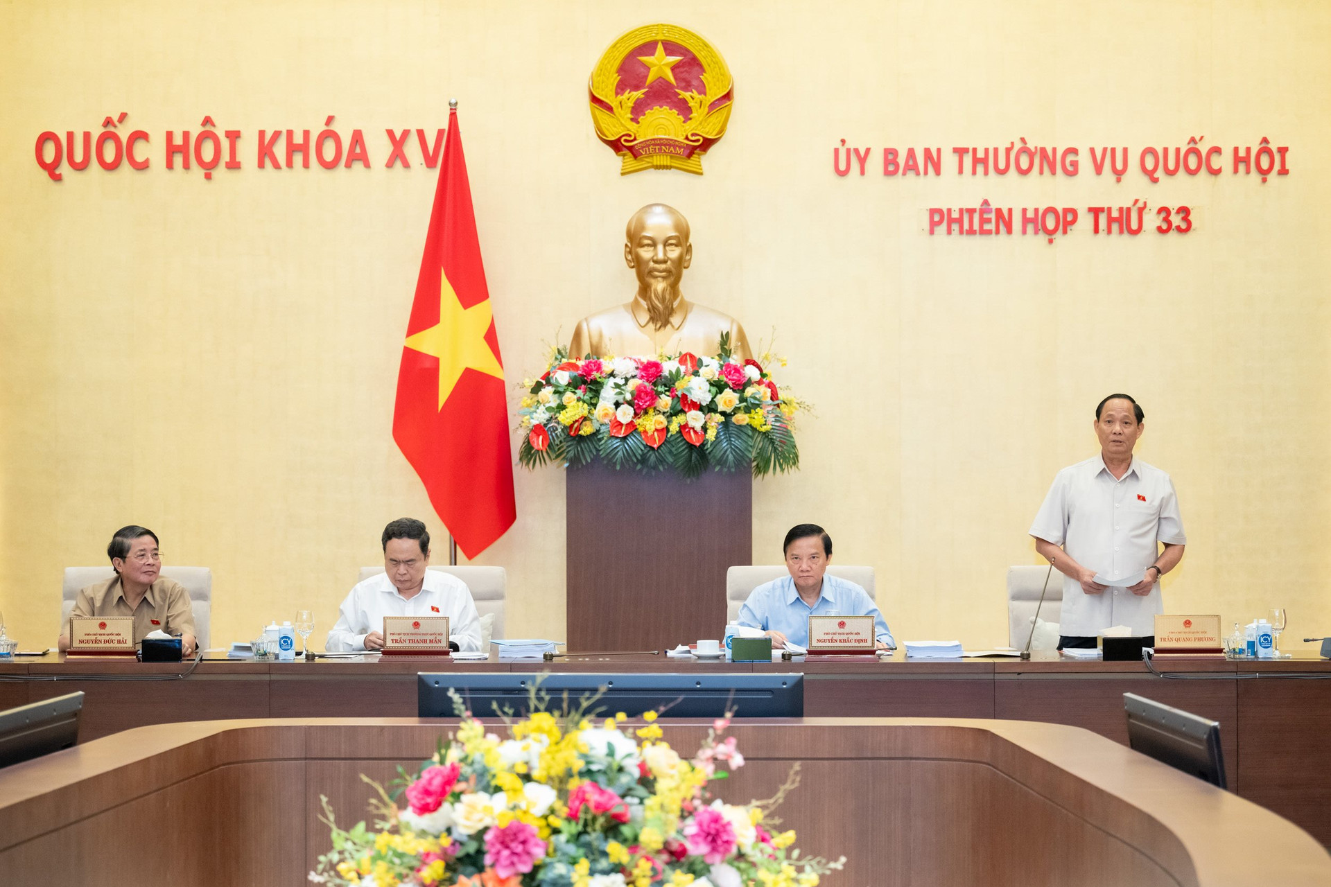 Phó Chủ tịch Quốc hội Trần Quang phương điều hành phiên họp. Ảnh: media.quochoi.vn.