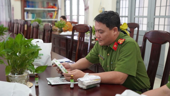 Anh Nguyễn Phú Hải quan tâm đến nước uống Khỏe gan, tăng thải độc Ích Can Thanh của Dược Phẩm Hoa Linh.