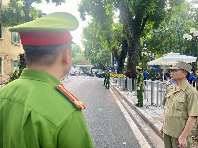 Thực hiện nhiệm vụ với quyết tâm cao nhất...