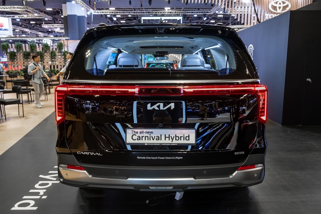 Kia Carnival 2024 lộ diện tại Việt Nam: Thiết kế đẹp hơn, mâm xe để lộ thông tin phiên bản- Ảnh 10.