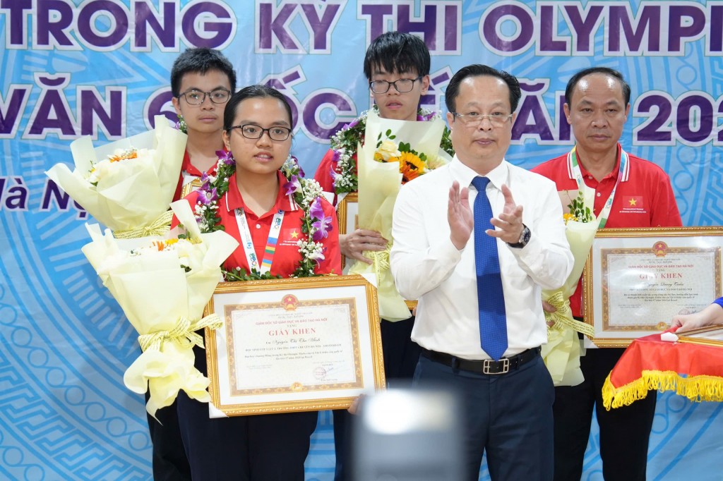 Học sinh Hà Nội thắng lớn ở kỳ thi Olympic quốc tế IOAA