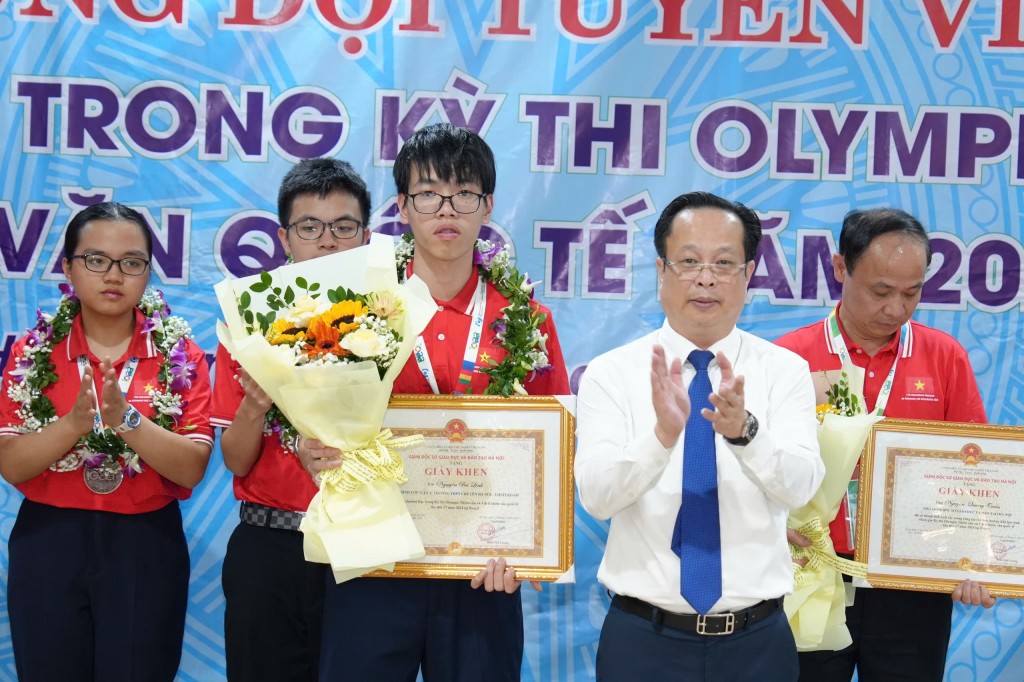 Học sinh Hà Nội thắng lớn ở kỳ thi Olympic quốc tế IOAA