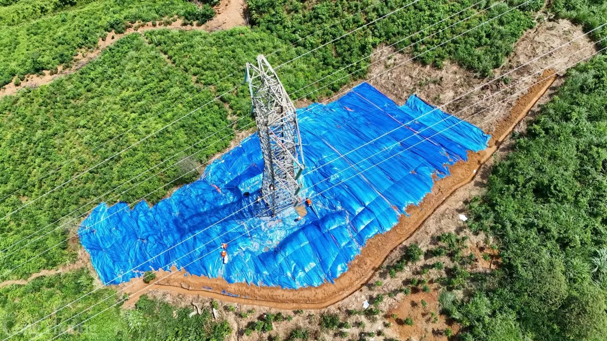 Truyền tải điện Tây Bắc: Căng mình xử lý sạt lở tuyến đường dây 220kV Tuyên Quang - Yên Bái Truyền tải điện Tây Bắc: Căng mình xử lý sạt lở tuyến đường dây 220kV Tuyên Quang - Yên Bái