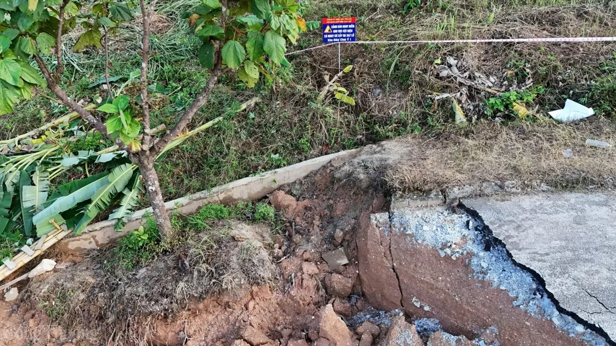 Truyền tải điện Tây Bắc: Căng mình xử lý sạt lở tuyến đường dây 220kV Tuyên Quang - Yên Bái Truyền tải điện Tây Bắc: Căng mình xử lý sạt lở tuyến đường dây 220kV Tuyên Quang - Yên Bái