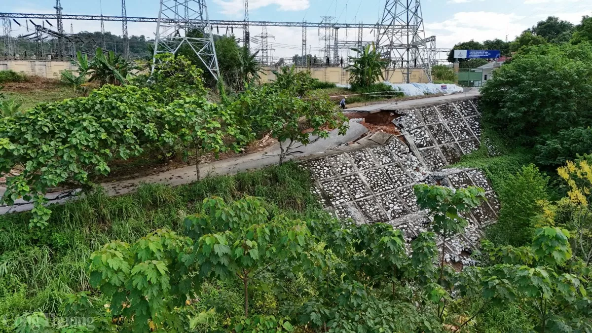 Truyền tải điện Tây Bắc: Căng mình xử lý sạt lở tuyến đường dây 220kV Tuyên Quang - Yên Bái Truyền tải điện Tây Bắc: Căng mình xử lý sạt lở tuyến đường dây 220kV Tuyên Quang - Yên Bái