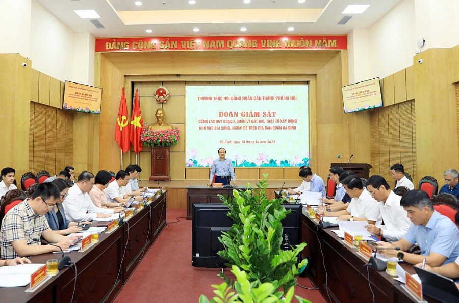 Quang cảnh buổi làm việc