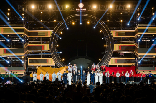 Bữa tiệc âm nhạc chào đón gần 8.000 tân sinh viên ĐH Đại Nam- Ảnh 2.