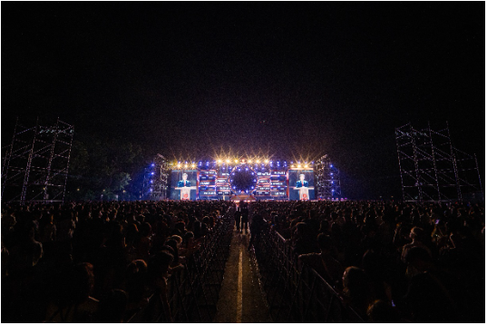 Bữa tiệc âm nhạc chào đón gần 8.000 tân sinh viên ĐH Đại Nam- Ảnh 1.