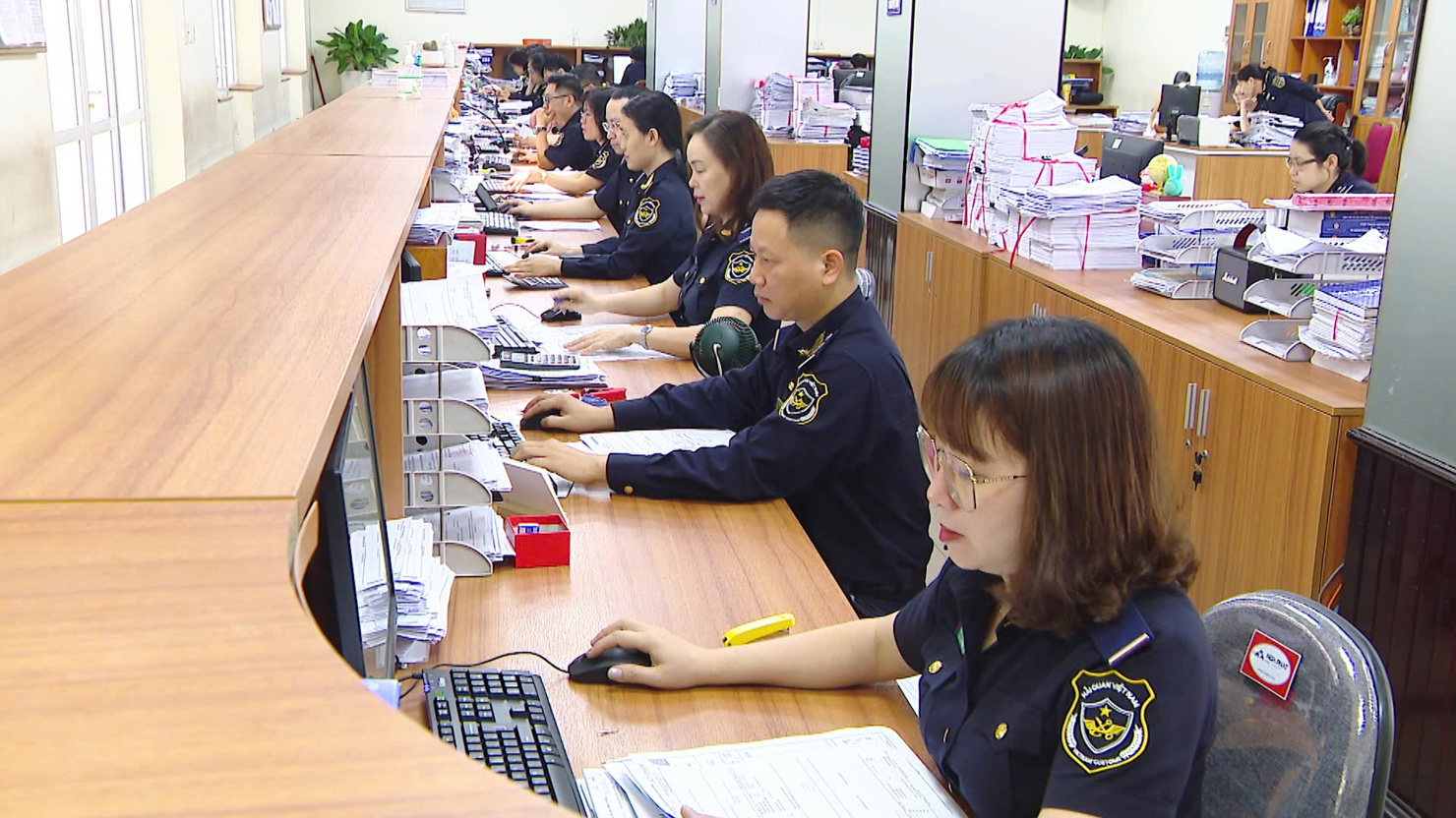 Tổng cục trưởng Tổng cục Hải quan chỉ đạo các đơn vị tăng cường kỷ luật, kỷ cương hành chính trong thi hành công vụ.