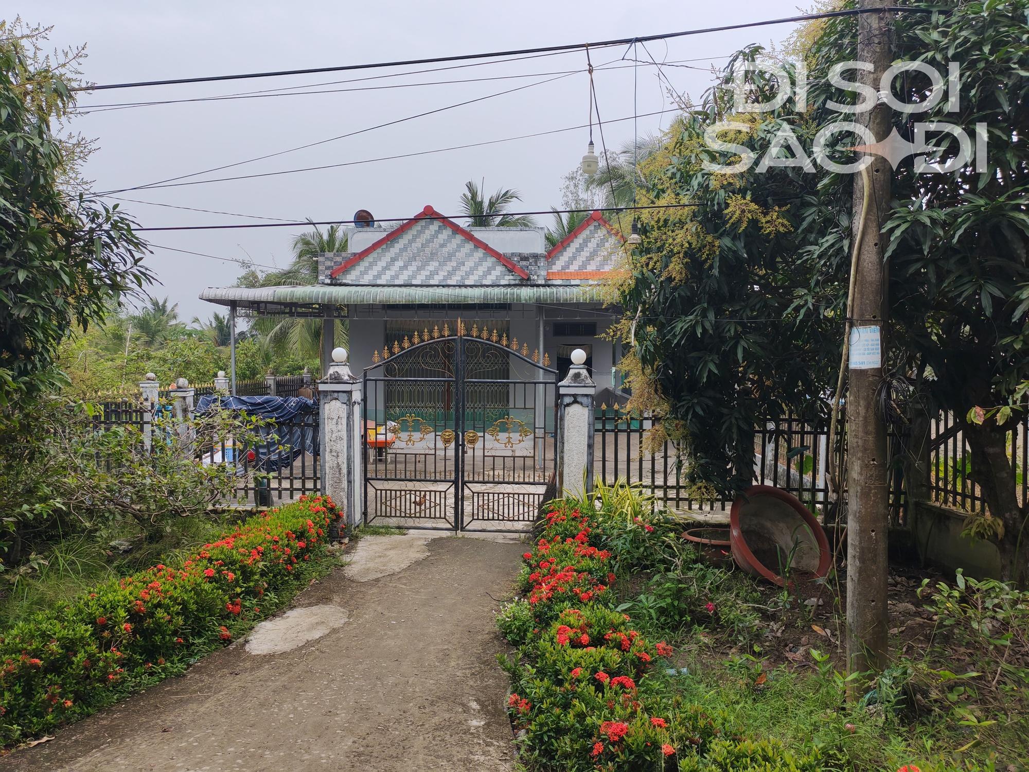 Về xóm
