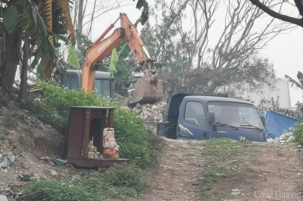 Hà Nội: Ai đang rầm rập cày xới, hủy hoại hàng nghìn m2 đất nông nghiệp? Hà Nội: Ai đang rầm rập cày xới, hủy hoại hàng nghìn m2 đất nông nghiệp?