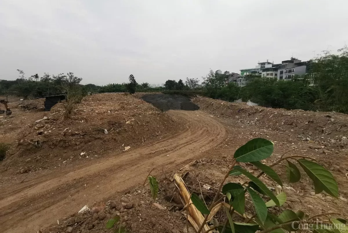 Hà Nội: Ai đang rầm rập cày xới, hủy hoại hàng nghìn m2 đất nông nghiệp? Hà Nội: Ai đang rầm rập cày xới, hủy hoại hàng nghìn m2 đất nông nghiệp?