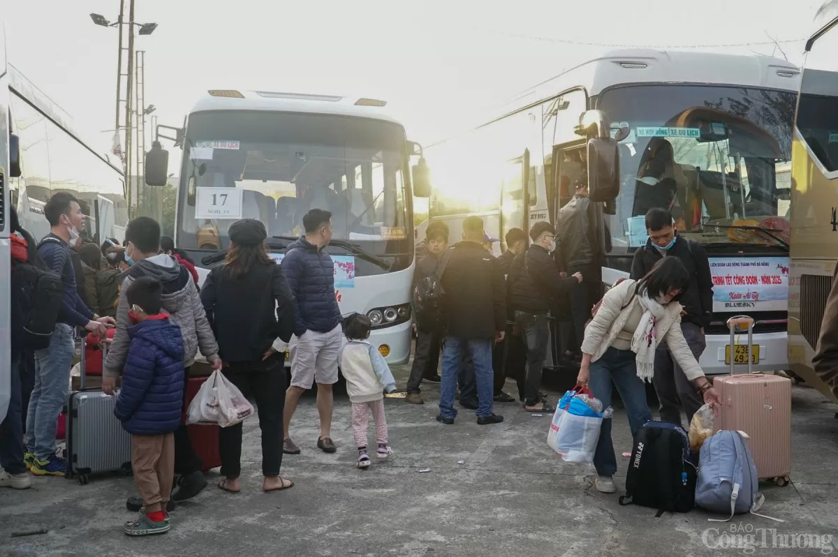 13 chuyến xe sáng 24/1 (tức 25/12 Âm lịch) đưa hơn 500 đoàn viên, người lao động và gia đình về quê đón Tết tại các tỉnh phía Bắc miền Trung 13 chuyến xe sáng 24/1 (tức 25/12 Âm lịch) đưa hơn 500 đoàn viên, người lao động và gia đình về quê đón Tết tại các tỉnh phía Bắc miền Trung