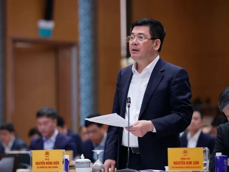 Bộ trưởng Bộ Công Thương Nguyễn Hồng Diên báo cáo về nội dung phát triển điện - Ảnh: VGP/Nhật Bắc Bộ trưởng Bộ Công Thương Nguyễn Hồng Diên báo cáo về nội dung phát triển điện - Ảnh: VGP/Nhật Bắc